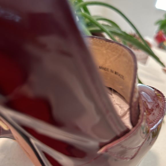 Gorgeous Pour La Victoire Patent Leather Burgundy Platform Heels❣️ - Picture 13 of 16